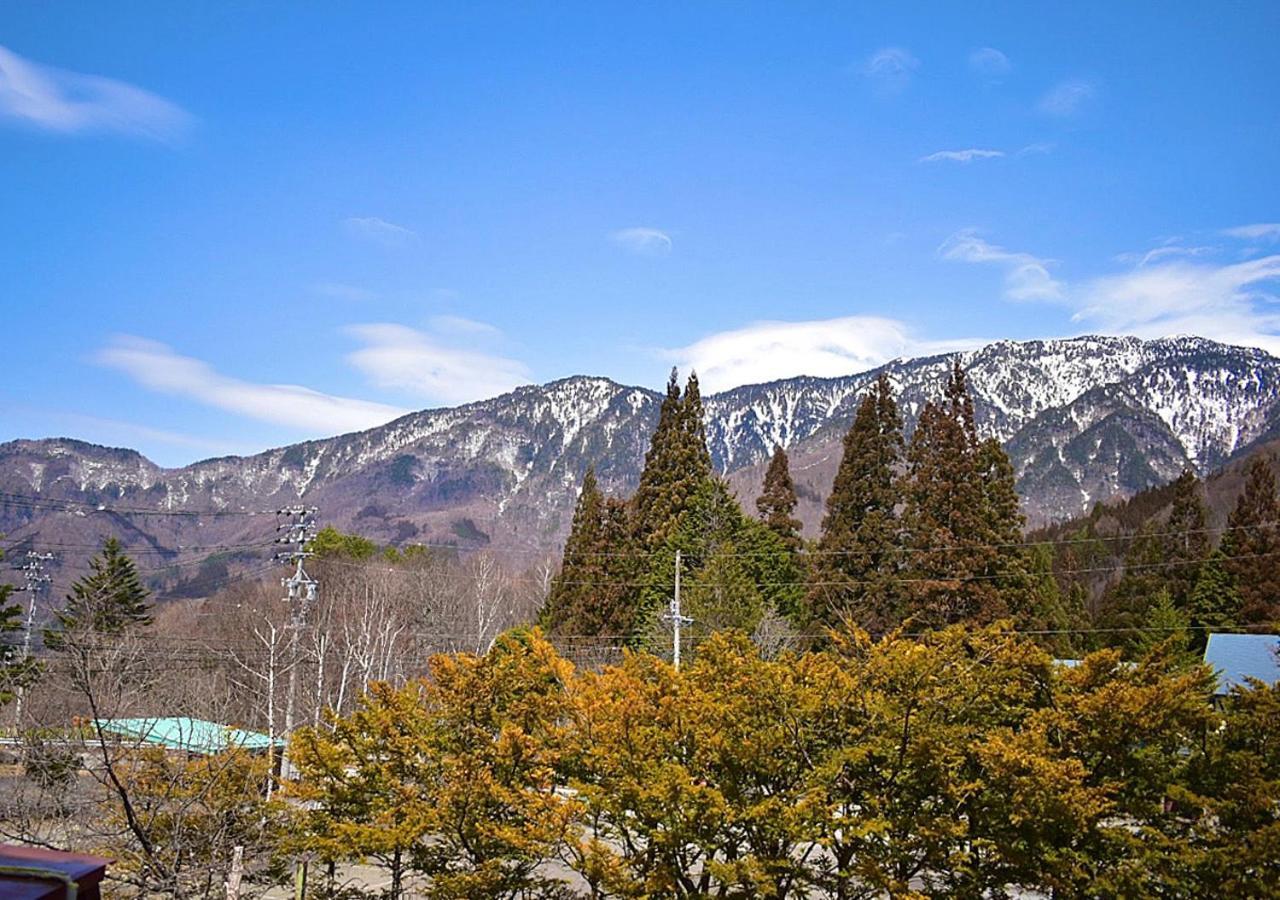 Hotel 筋肉と自然と遊ぶ宿 田島館 Takayama  Habitación foto