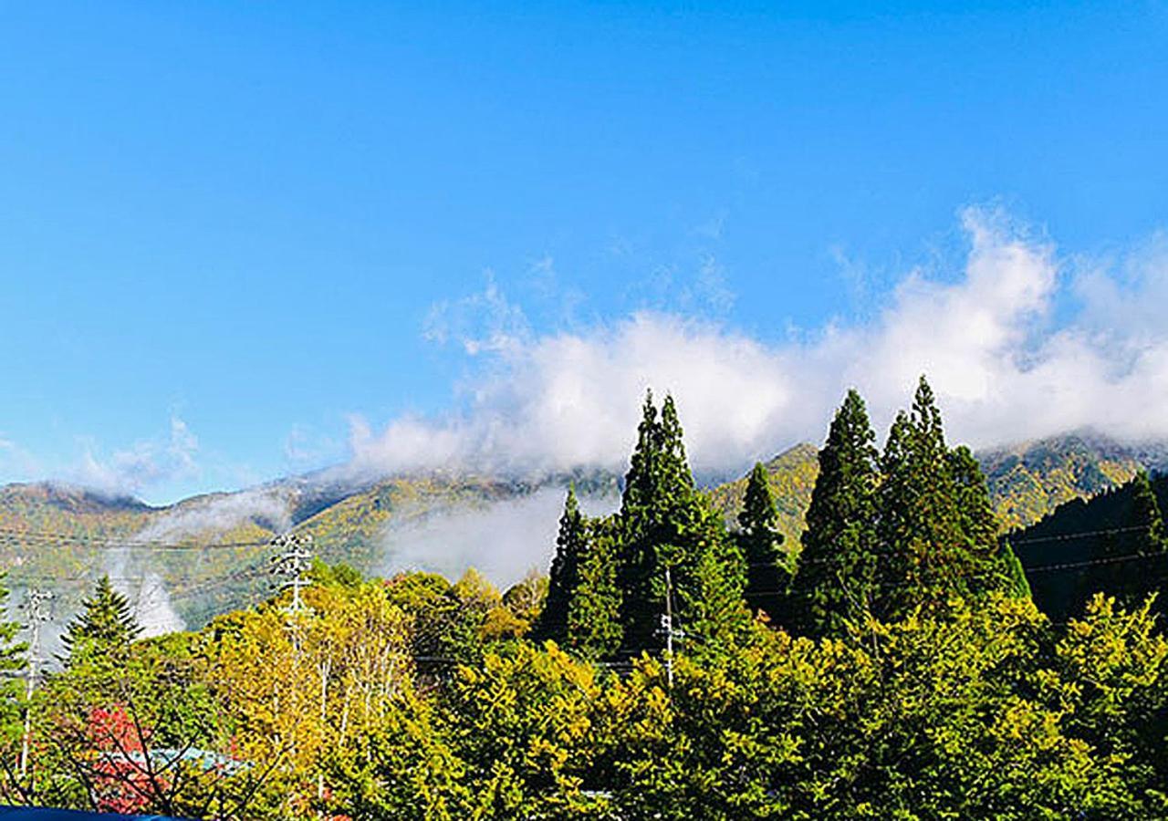 Hotel 筋肉と自然と遊ぶ宿 田島館 Takayama  Habitación foto