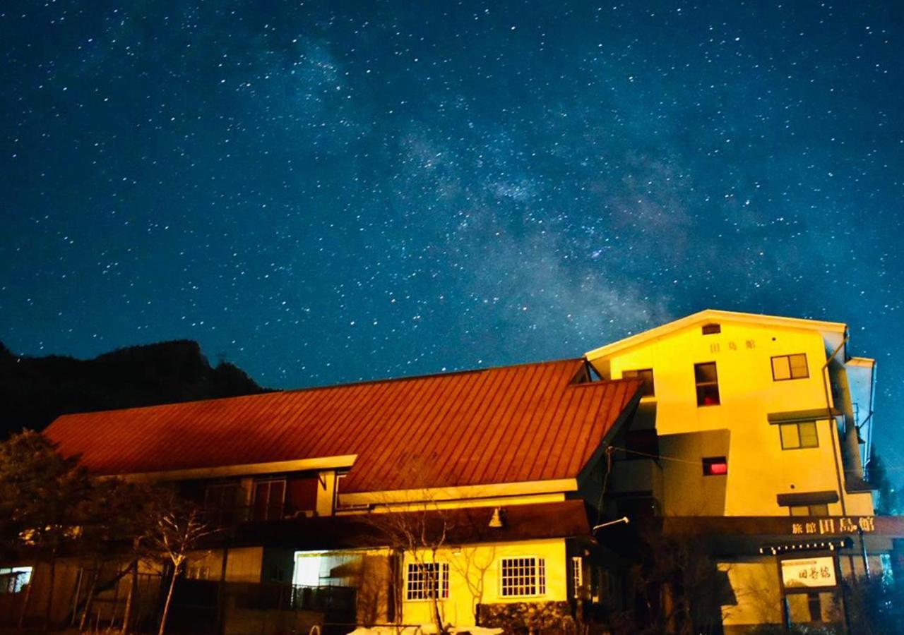 Hotel 筋肉と自然と遊ぶ宿 田島館 Takayama  Exterior foto